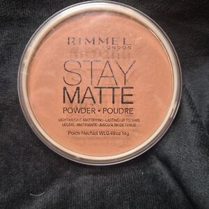 Rimmel London Stay Matte Pressed Powder in shade 031 Pecan
Brand new, never used